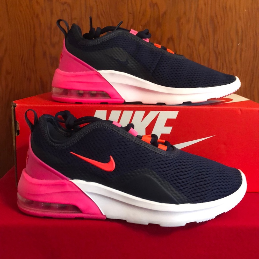 NIB NIKE AIR MOTION 2